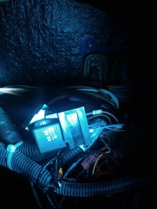 разъем реле и помеченный контактный провод "52-4"